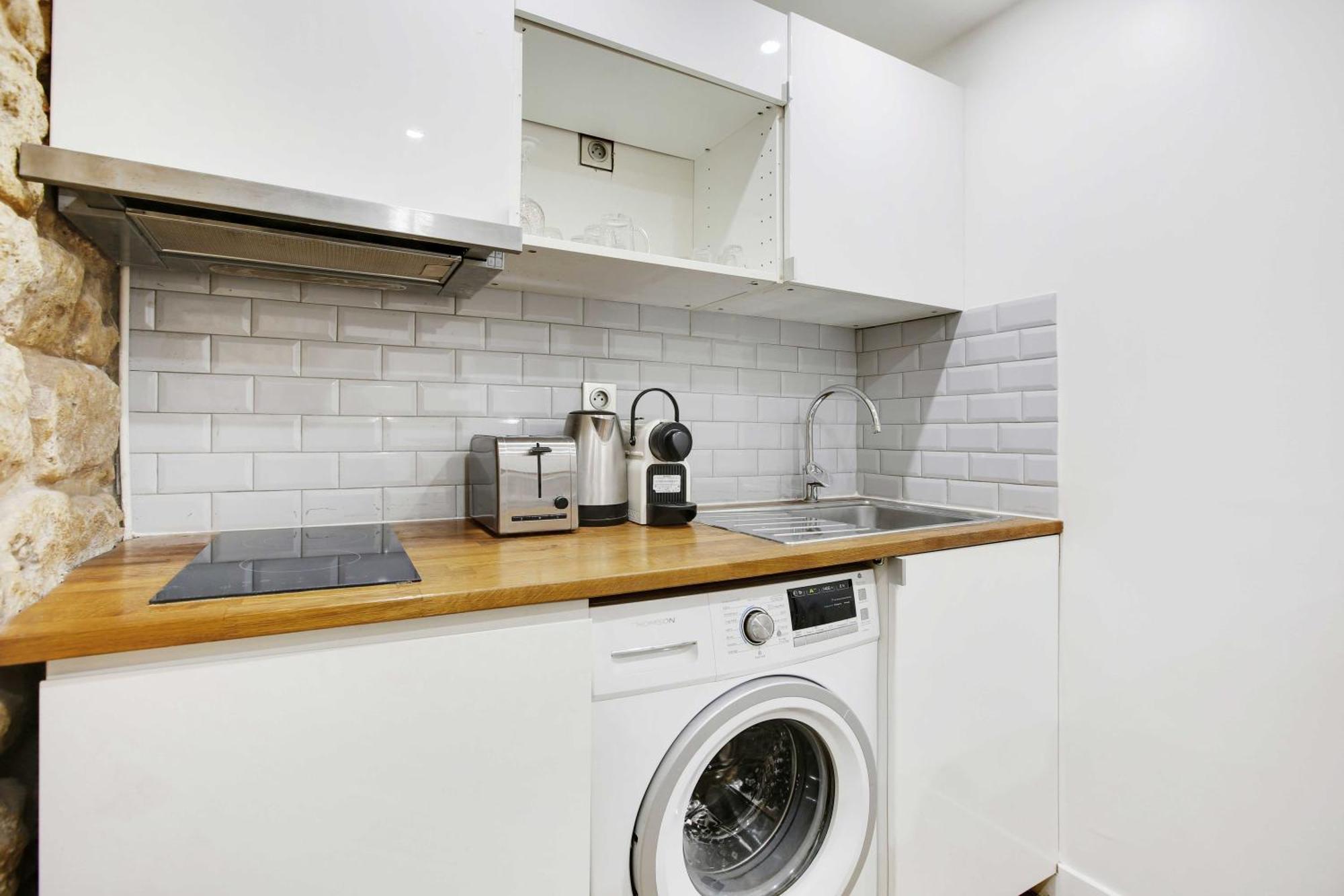 Charming 1br Montorgueil Republique Paris